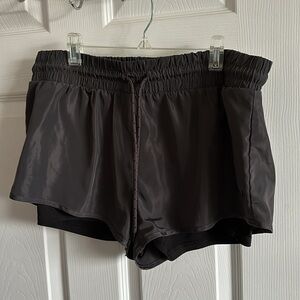 NEW Aeropostale Aero sport shorts
Size M grey black lined pull elastic waist